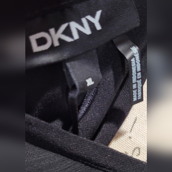 🆕 DKNY BLOUSE - Picture 6 of 10